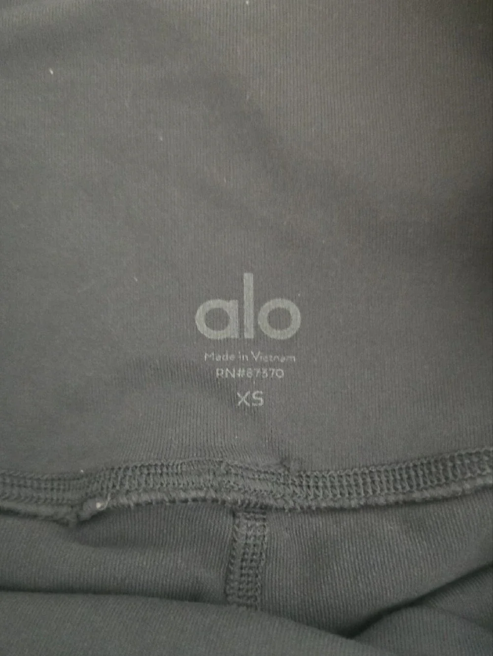 ALO Yoga sleek black